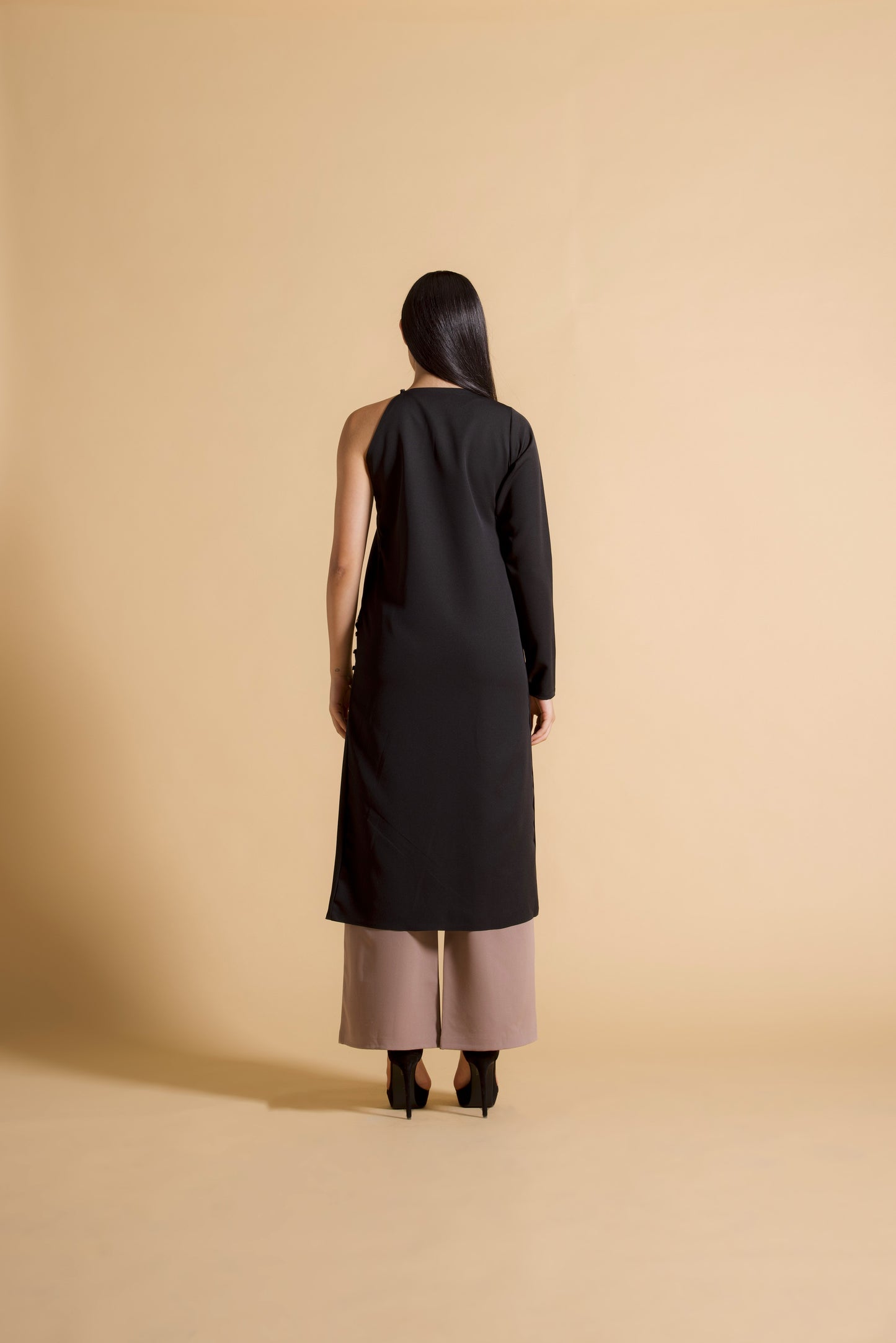 Single Sleeve Slit Silhouette